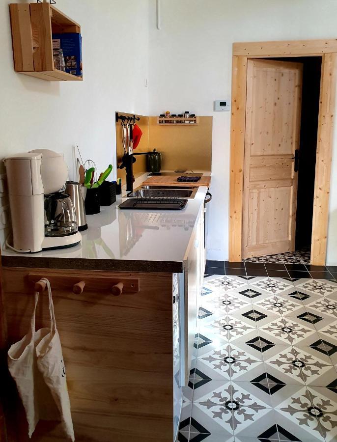 Palmiers Et Crocos Du Vieux Nimes Apartament Zewnętrze zdjęcie