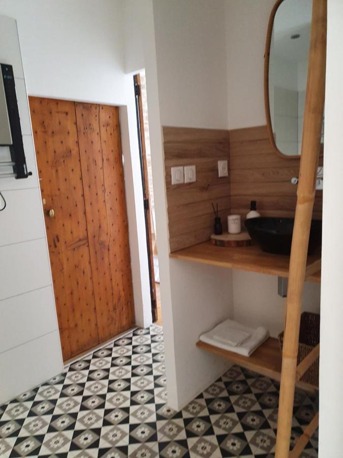 Palmiers Et Crocos Du Vieux Nimes Apartament Zewnętrze zdjęcie