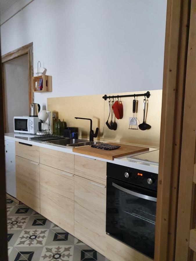 Palmiers Et Crocos Du Vieux Nimes Apartament Zewnętrze zdjęcie