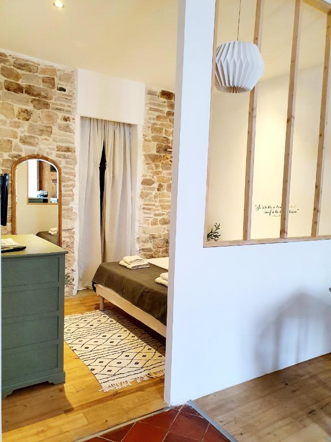 Palmiers Et Crocos Du Vieux Nimes Apartament Zewnętrze zdjęcie