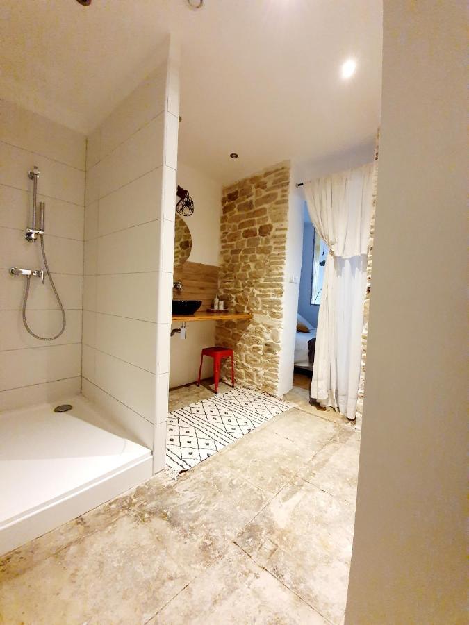 Palmiers Et Crocos Du Vieux Nimes Apartament Zewnętrze zdjęcie